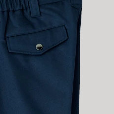 左後ろポケット雨フタ付き