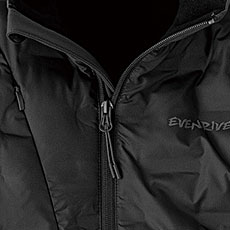 R407　クリンプドオーバージャケット　首元