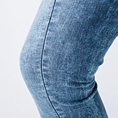 USD802　ストレッチパウダーデニムカーゴ　ヒザの曲げ伸ばしが楽な3D立体裁断